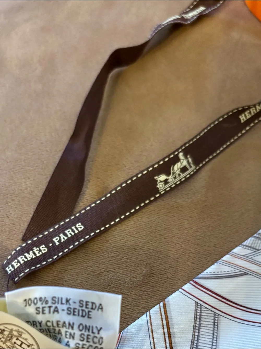 Hermes Harnais Legendaire Silk Twilly Scarf NWT - Picture 5 of 7